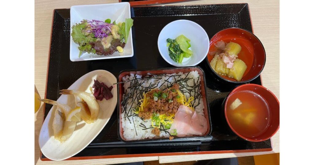 最後のご飯を食べて名古屋へ